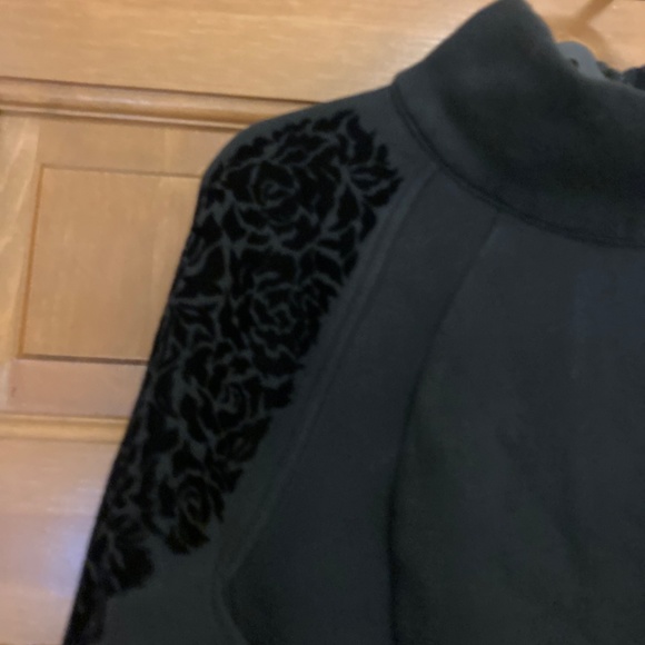 Lululemon Floral Flock Pullover, Size 10 - Picture 3 of 13